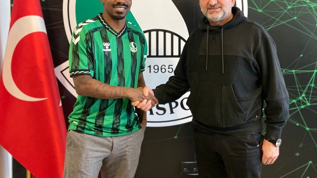 Sakaryaspor, Gael Kakuta İle 1,5 Yıllık Sözleşme İmzaladı: Yeni Bir Dönemin Başlangıcı